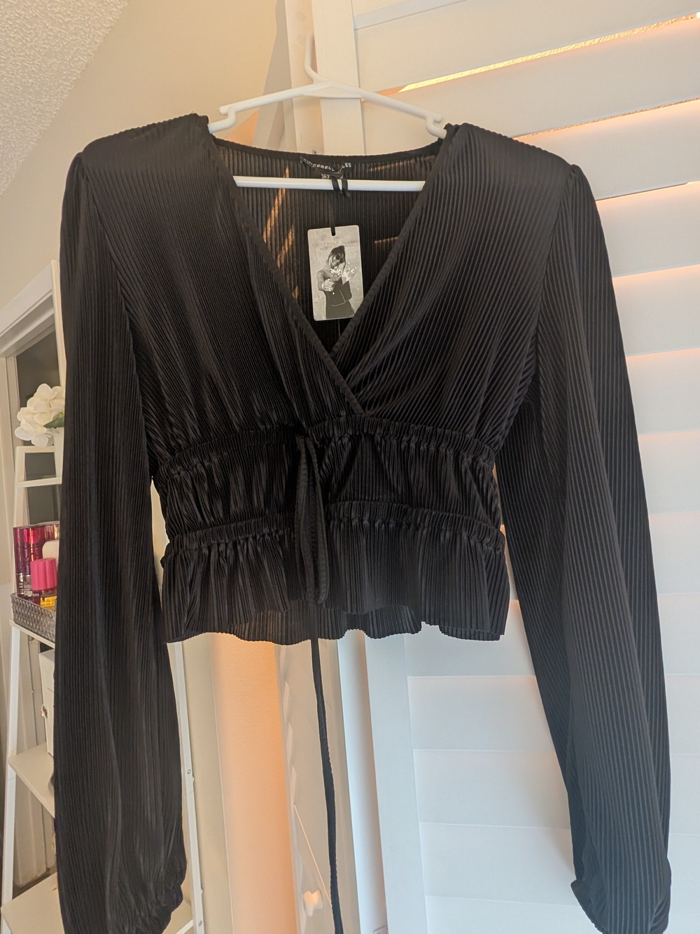 Black Pleated Crop Long Sleeve Top